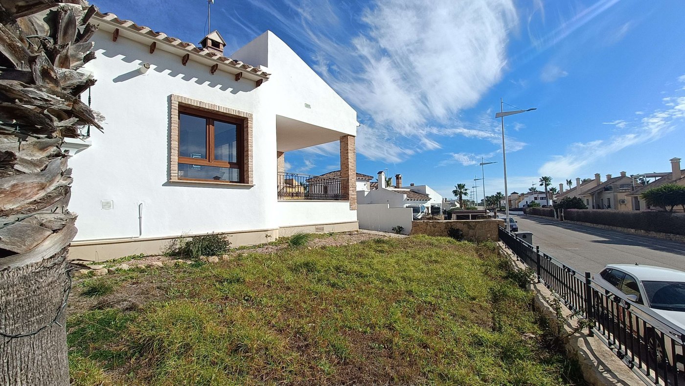 3 Bedroom 2 Bathroom Villa in Algorfa - Caza De Casa