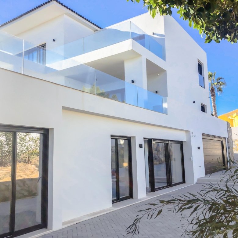 6 Bed 5 Bath Villa in Ciudad Quesada - Caza De Casa
