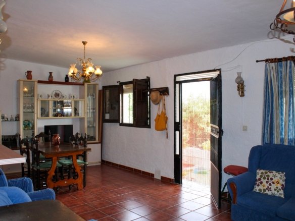 4 Bedroom 2 Bathroom Villa in Nerja - Caza De Casa