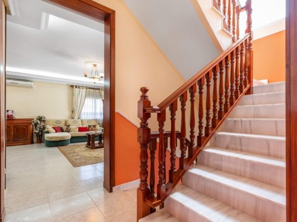 5 Bedroom 5 Bathroom Villa in Rojales - Caza De Casa