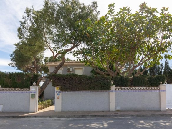5 Bedroom 5 Bathroom Villa in Rojales - Caza De Casa