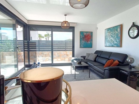 3 Bedroom 4 Bathroom Villa in Algorfa - Caza De Casa