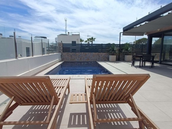 3 Bedroom 4 Bathroom Villa in Algorfa - Caza De Casa