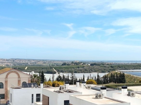 3 Bedroom 4 Bathroom Villa in Algorfa - Caza De Casa