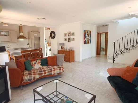 3 Bedroom 2 Bathroom Villa in Algorfa - Caza De Casa