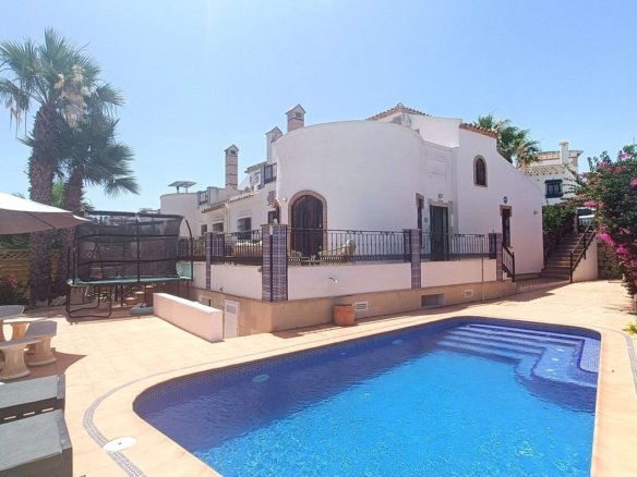 3 Bedroom 2 Bathroom Villa in Algorfa - Caza De Casa