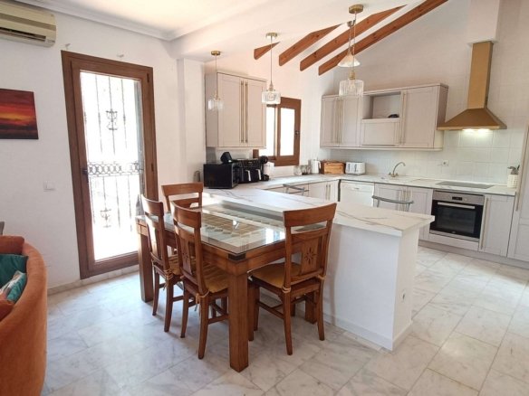 3 Bedroom 2 Bathroom Villa in Algorfa - Caza De Casa