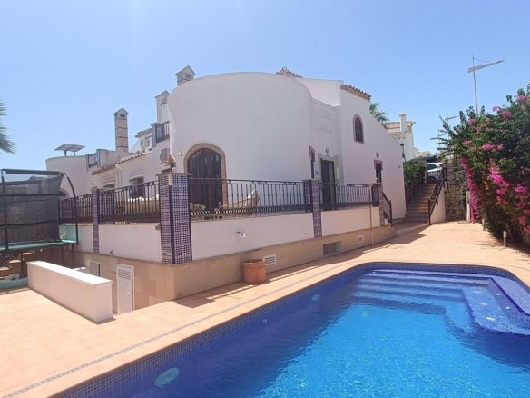 3 Bedroom 2 Bathroom Villa in Algorfa - Caza De Casa