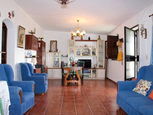 4 Bedroom 2 Bathroom Villa in Nerja - Caza De Casa