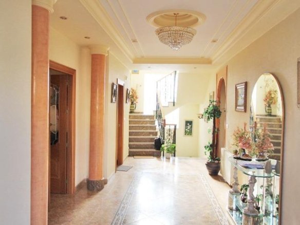4 Bedroom 3 Bathroom Villa in Elche - Caza De Casa