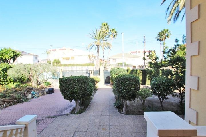 4 Bedroom 3 Bathroom Villa in Elche - Caza De Casa