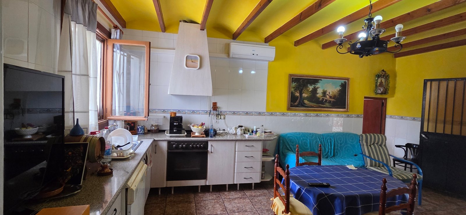 6 Bedroom 2 Bathroom Country House in Pinoso - Caza De Casa