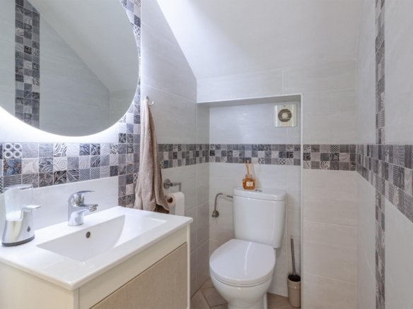 4 Bedroom 1 Bathroom Villa in Orihuela Costa - Caza De Casa