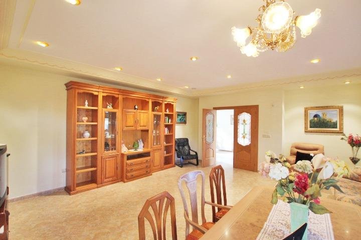 4 Bedroom 3 Bathroom Villa in Elche - Caza De Casa