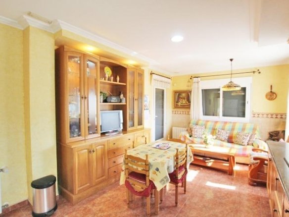 4 Bedroom 3 Bathroom Villa in Elche - Caza De Casa