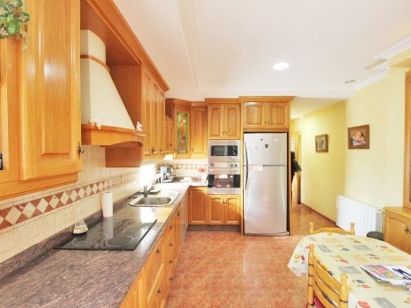 4 Bedroom 3 Bathroom Villa in Elche - Caza De Casa