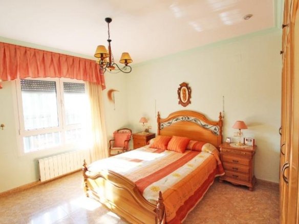 4 Bedroom 3 Bathroom Villa in Elche - Caza De Casa
