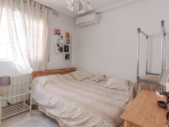 4 Bedroom 1 Bathroom Villa in Orihuela Costa - Caza De Casa