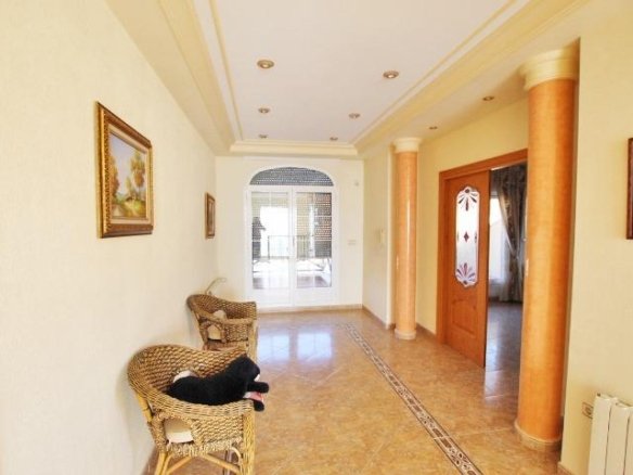 4 Bedroom 3 Bathroom Villa in Elche - Caza De Casa
