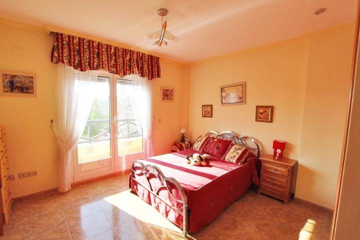 4 Bedroom 3 Bathroom Villa in Elche - Caza De Casa