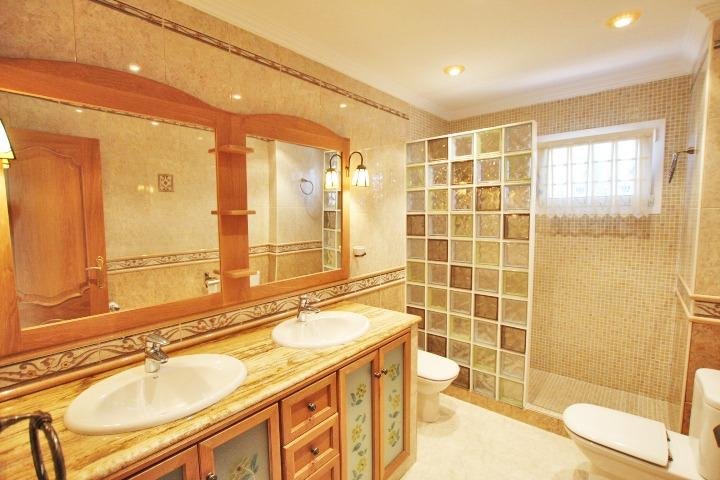 4 Bedroom 3 Bathroom Villa in Elche - Caza De Casa