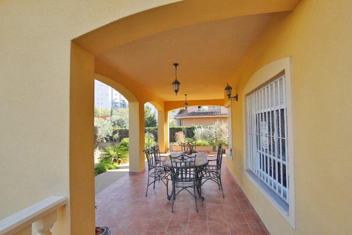 4 Bedroom 3 Bathroom Villa in Elche - Caza De Casa