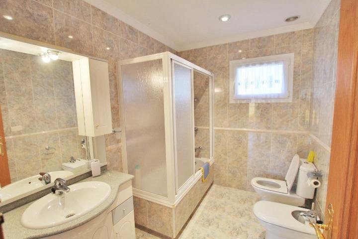 4 Bedroom 3 Bathroom Villa in Elche - Caza De Casa