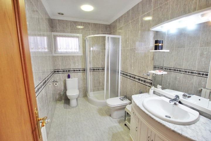 4 Bedroom 3 Bathroom Villa in Elche - Caza De Casa