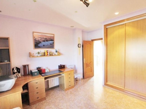4 Bedroom 3 Bathroom Villa in Elche - Caza De Casa