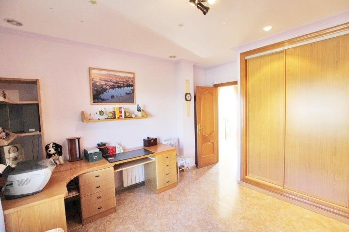 4 Bedroom 3 Bathroom Villa in Elche - Caza De Casa