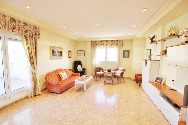 4 Bedroom 3 Bathroom Villa in Elche - Caza De Casa