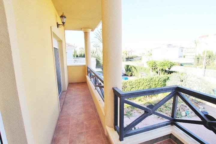 4 Bedroom 3 Bathroom Villa in Elche - Caza De Casa