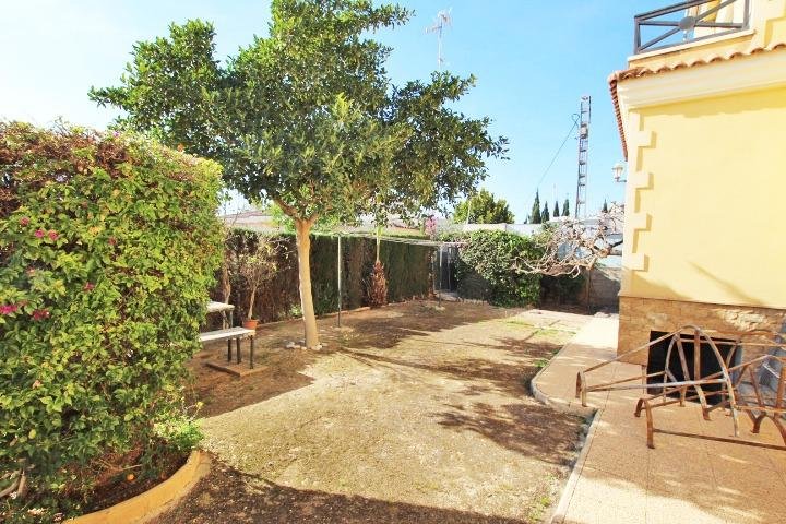 4 Bedroom 3 Bathroom Villa in Elche - Caza De Casa