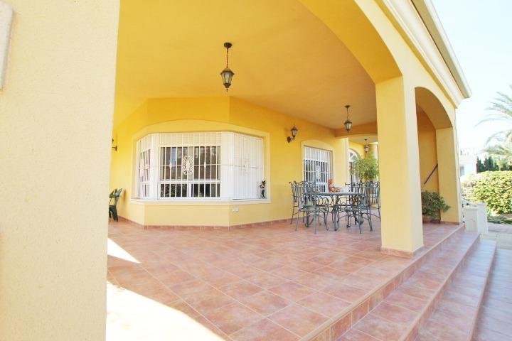 4 Bedroom 3 Bathroom Villa in Elche - Caza De Casa