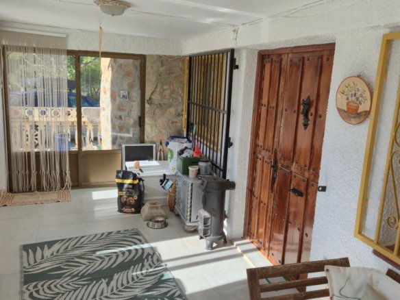 4 Bedroom 1 Bathroom Country House in Almansa - Caza De Casa