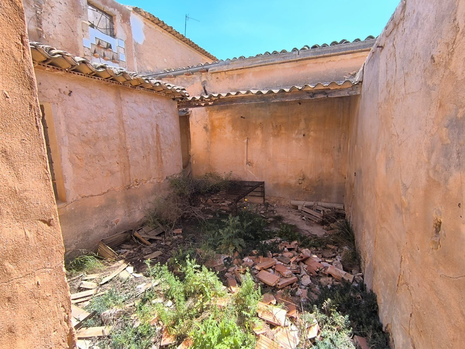 3 Bedroom 1 Bathroom Country House in Yecla - Caza De Casa