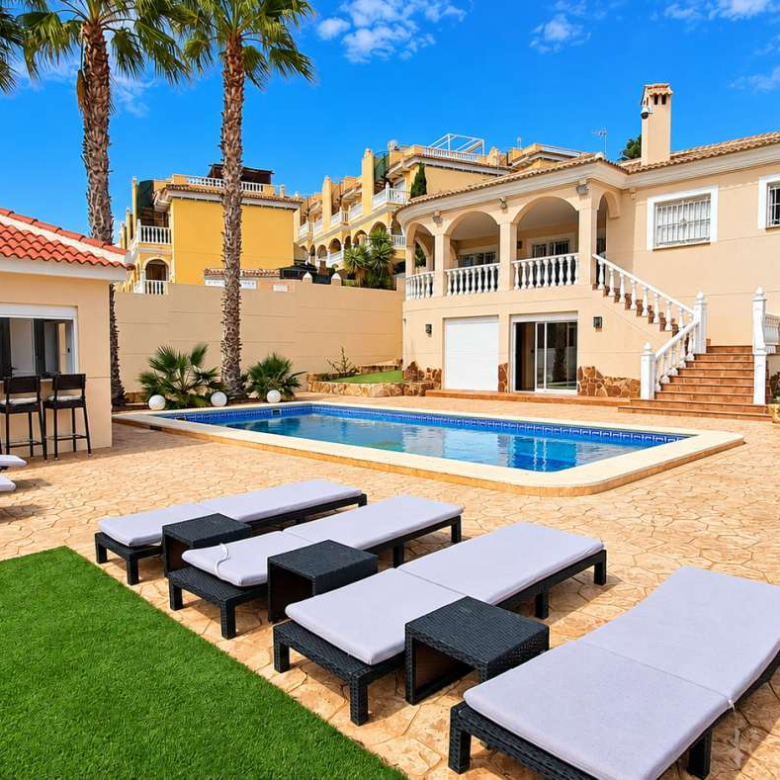 6 Bedroom 4 Bathroom Villa in Algorfa - Caza De Casa