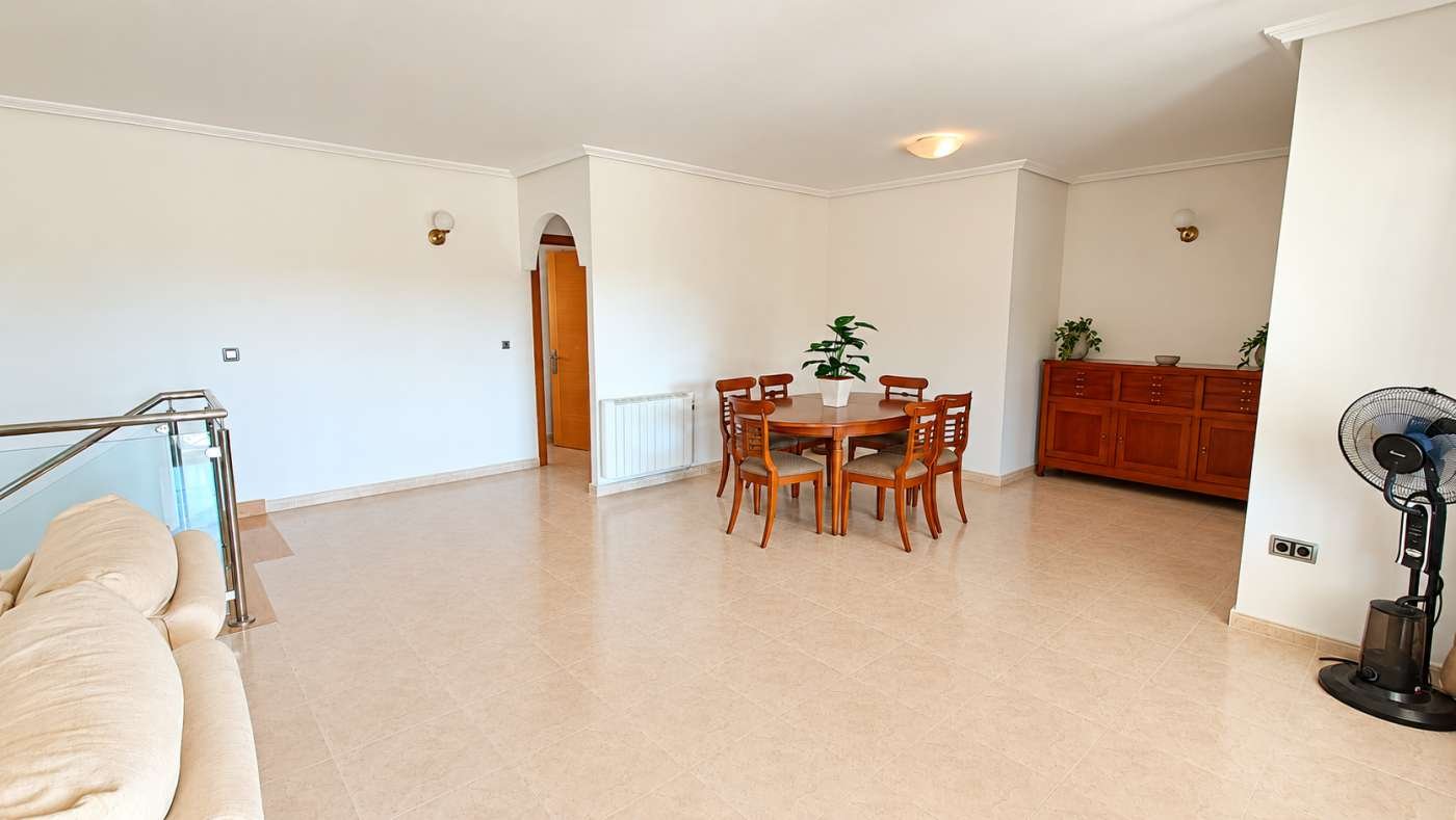 6 Bedroom 4 Bathroom Villa in Algorfa - Caza De Casa