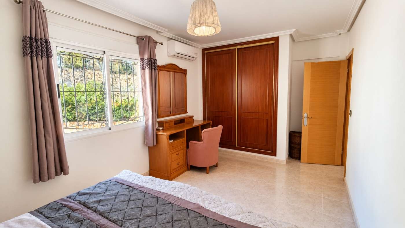 6 Bedroom 4 Bathroom Villa in Algorfa - Caza De Casa