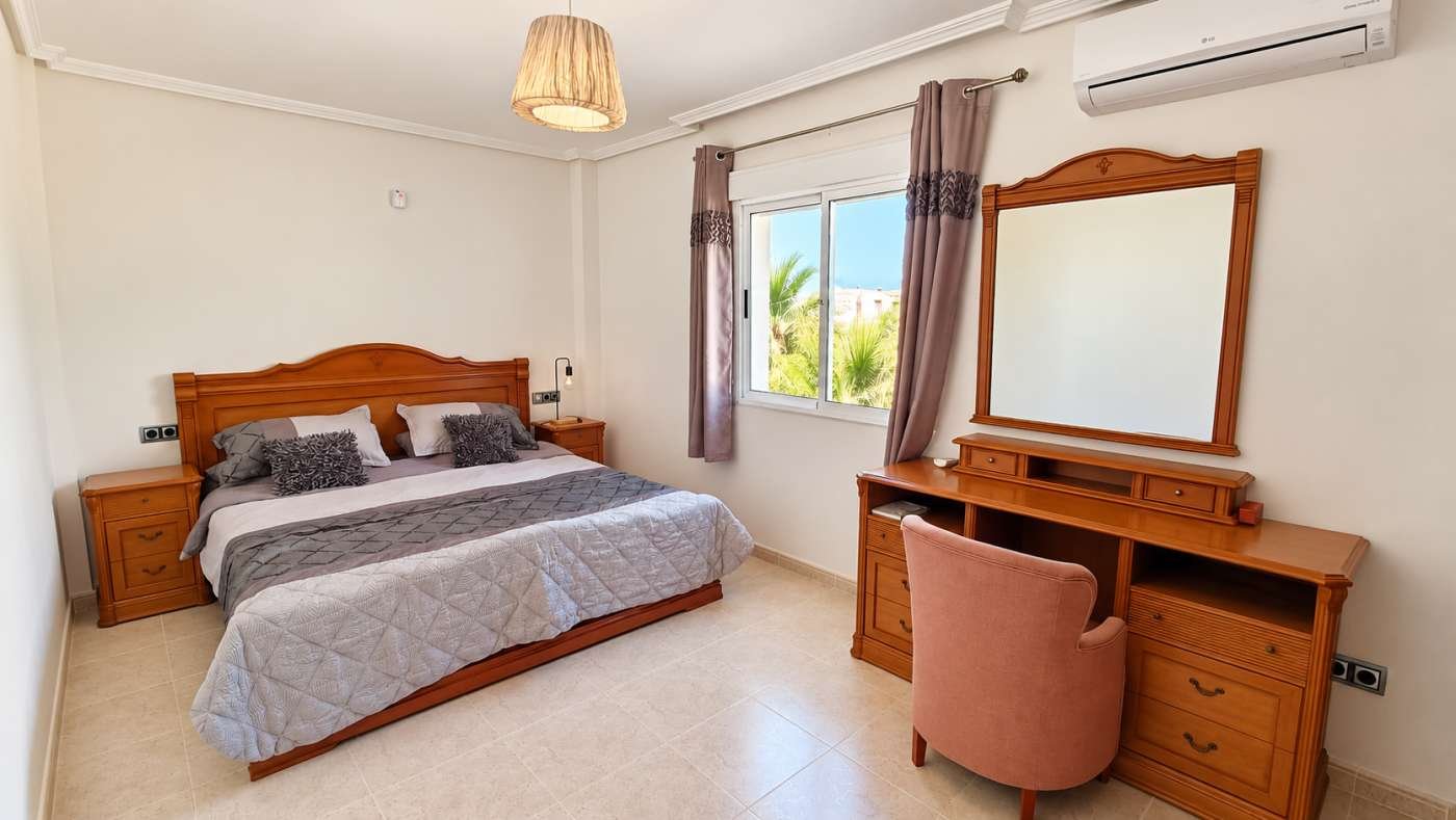 6 Bedroom 4 Bathroom Villa in Algorfa - Caza De Casa
