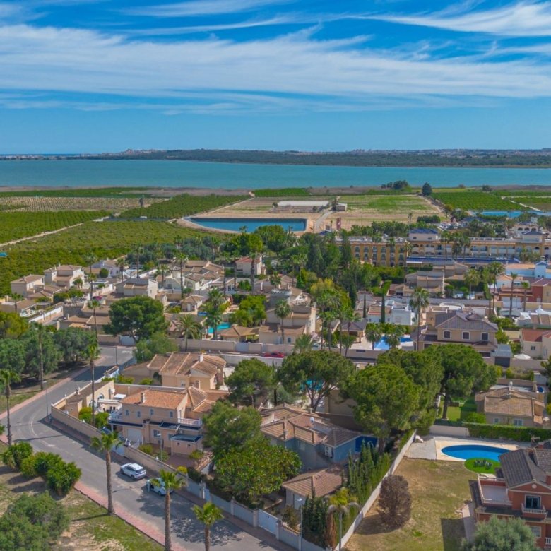 5 Bedroom 5 Bathroom Villa in Rojales - Caza De Casa