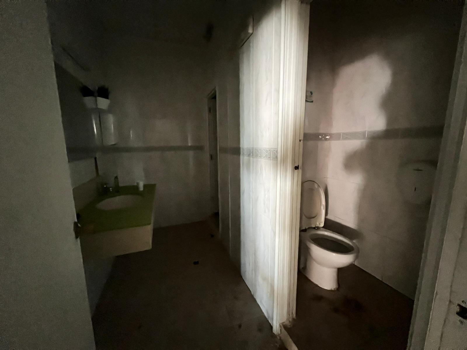 Commercial in Torrevieja - Caza De Casa