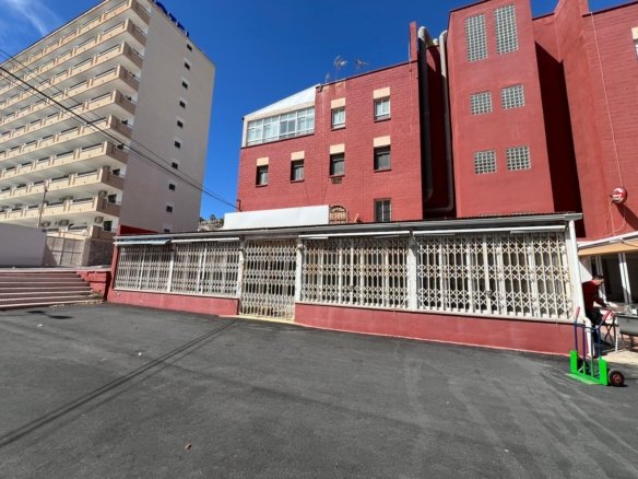 Commercial in Torrevieja - Caza De Casa