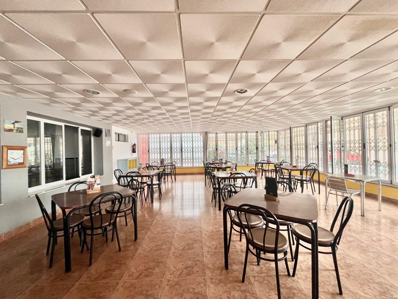 Commercial in Torrevieja - Caza De Casa