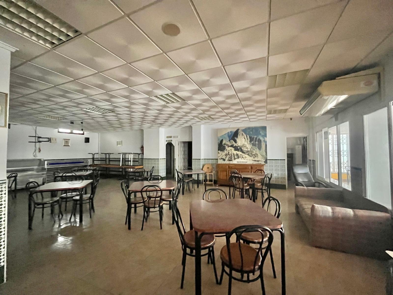 Commercial in Torrevieja - Caza De Casa