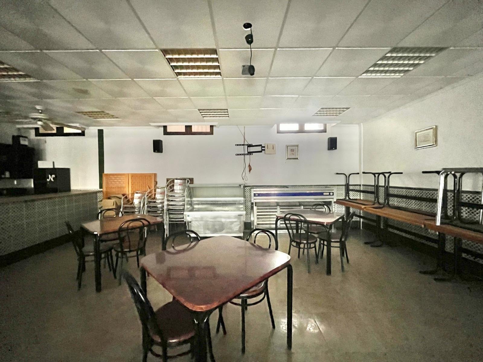 Commercial in Torrevieja - Caza De Casa