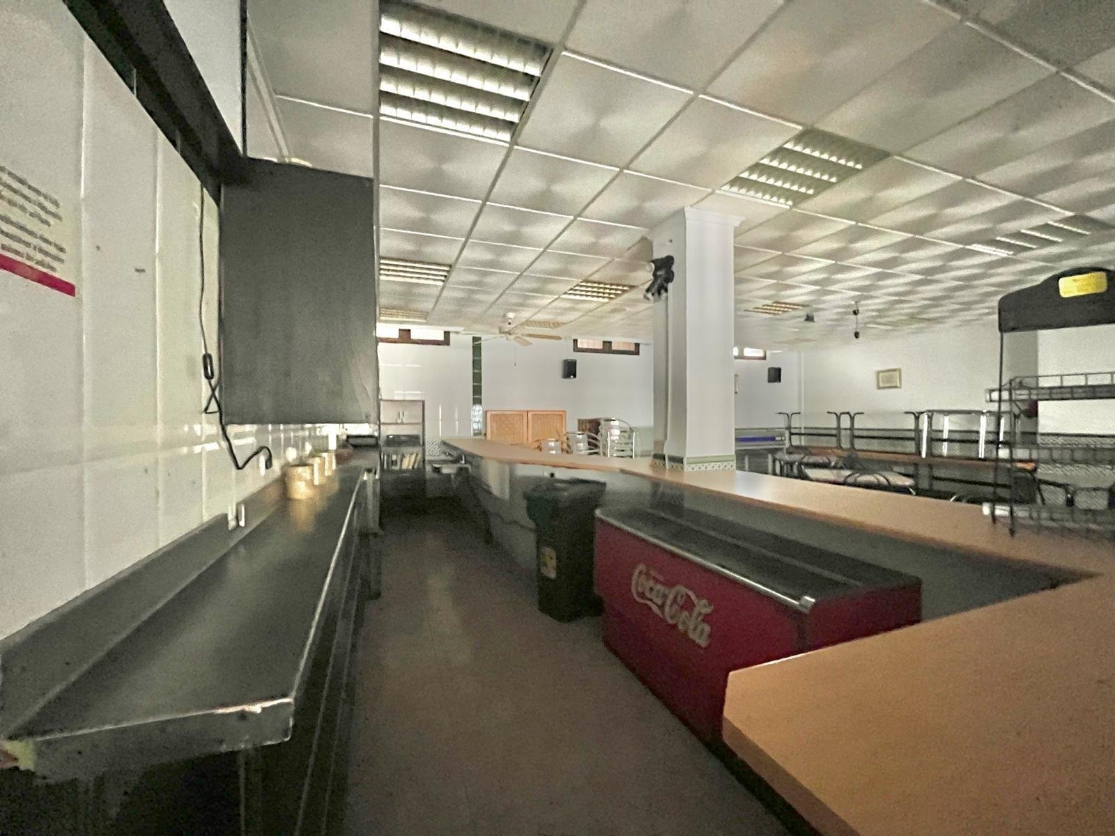 Commercial in Torrevieja - Caza De Casa