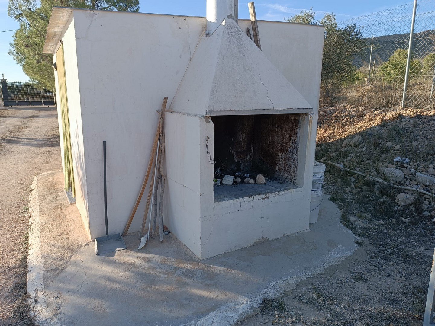 5 Bedroom 2 Bathroom Country House in Yecla - Caza De Casa