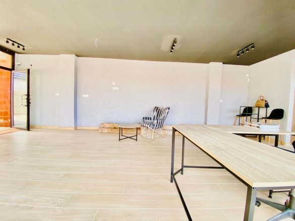 1 Bathroom Commercial in Orihuela Costa - Caza De Casa