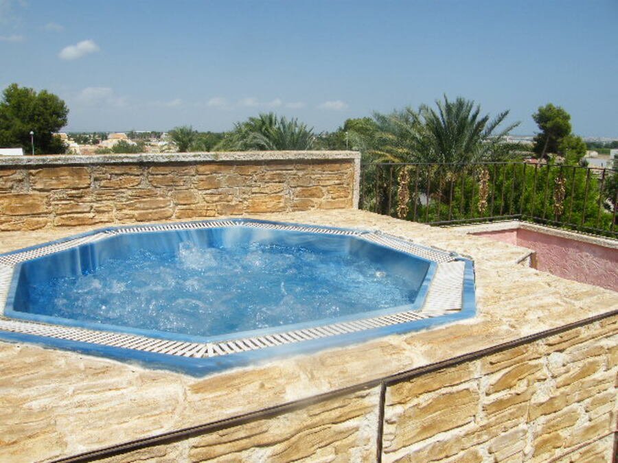 6 Bedroom 4 Bathroom Town House in Daya Nueva - Caza De Casa